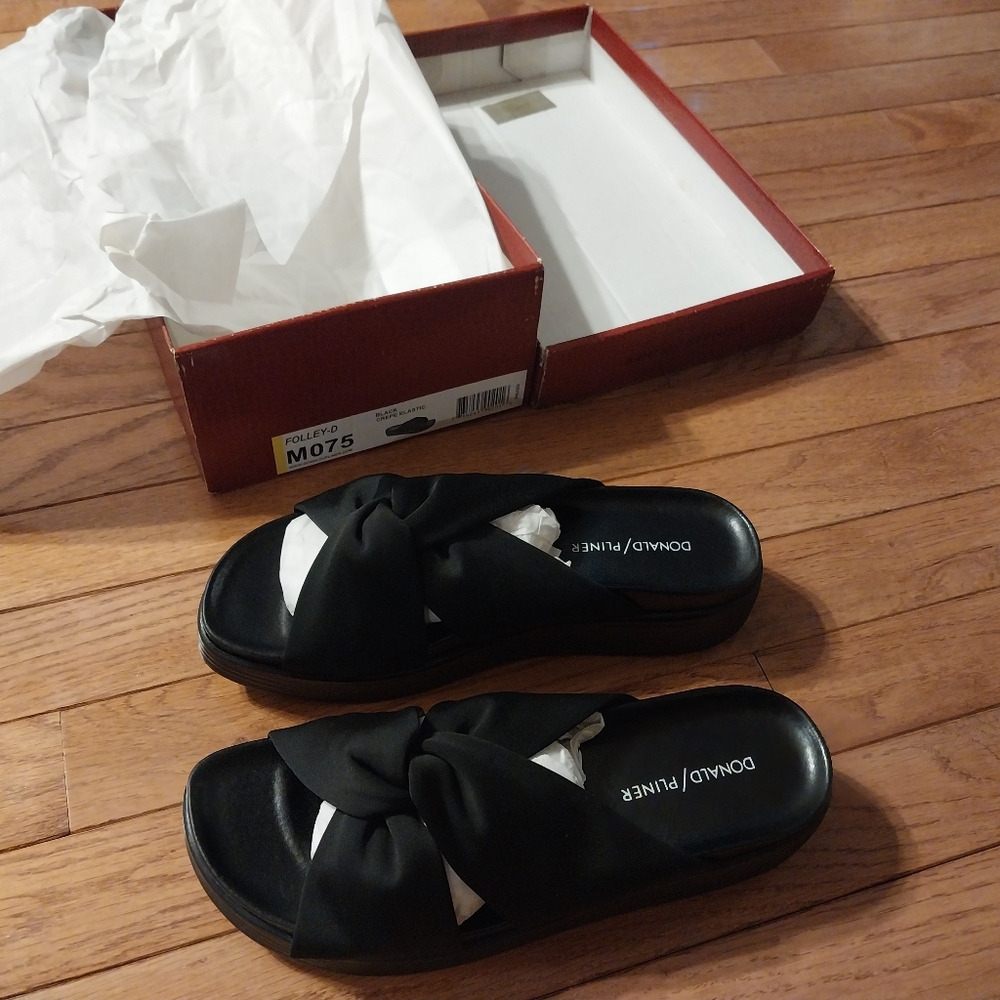 Donald Pliner Folley Sandals brand new in box.